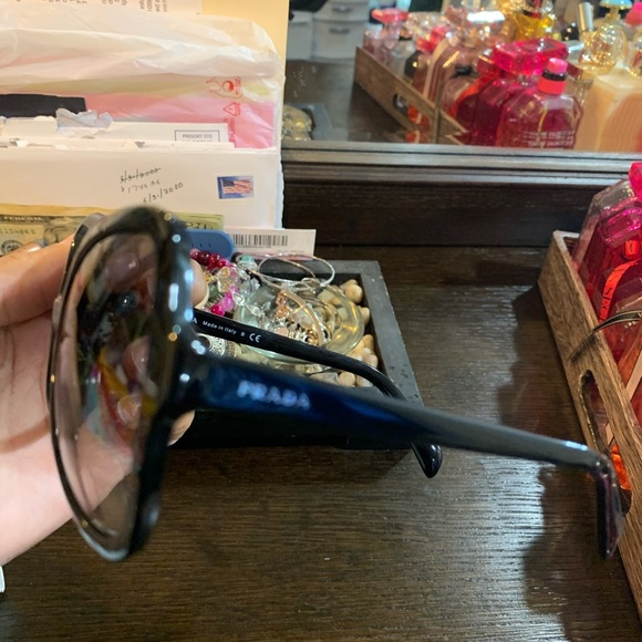 Sunglasses - Picture 5 of 8